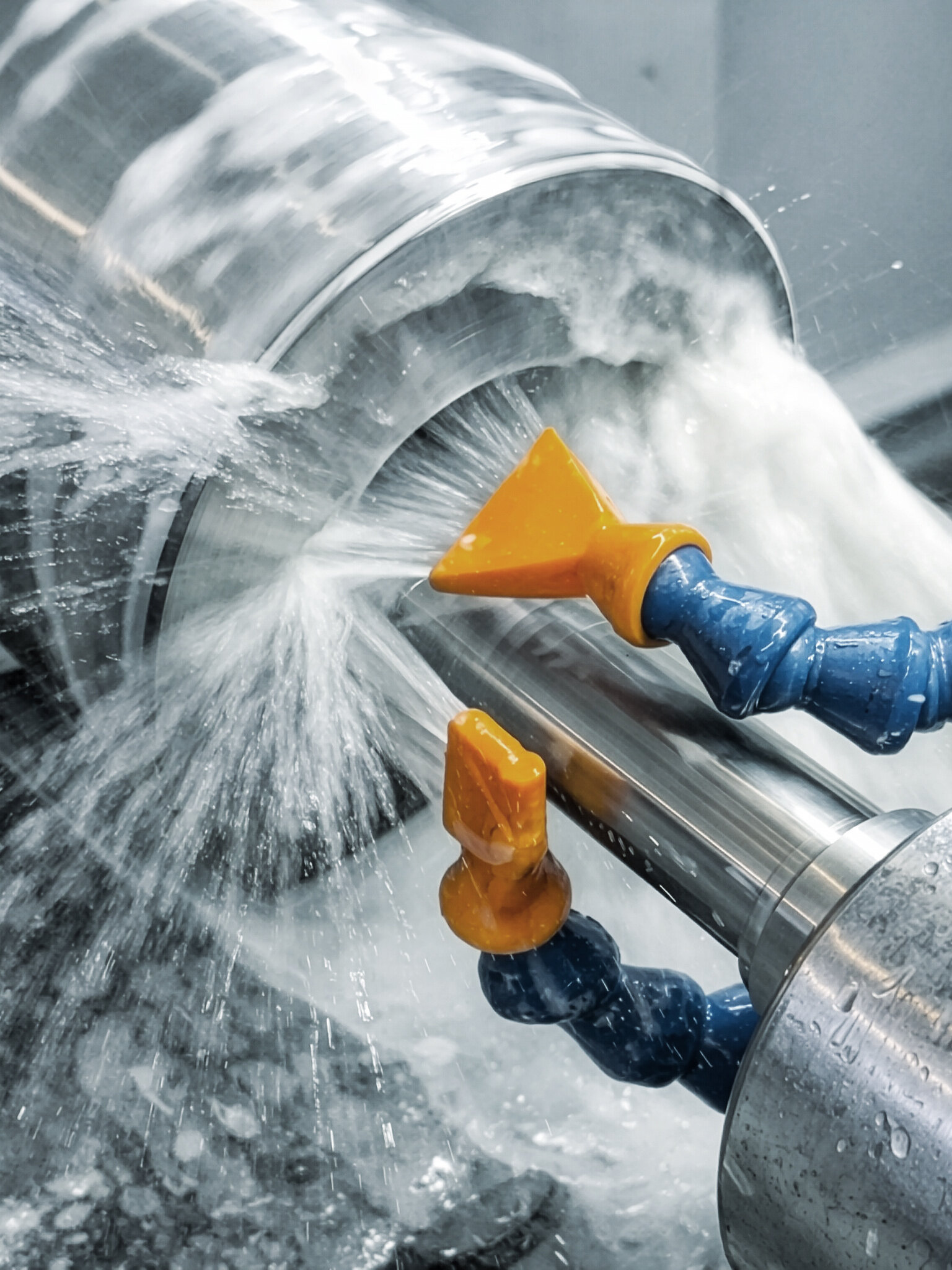 Metall welches geschliffen wird